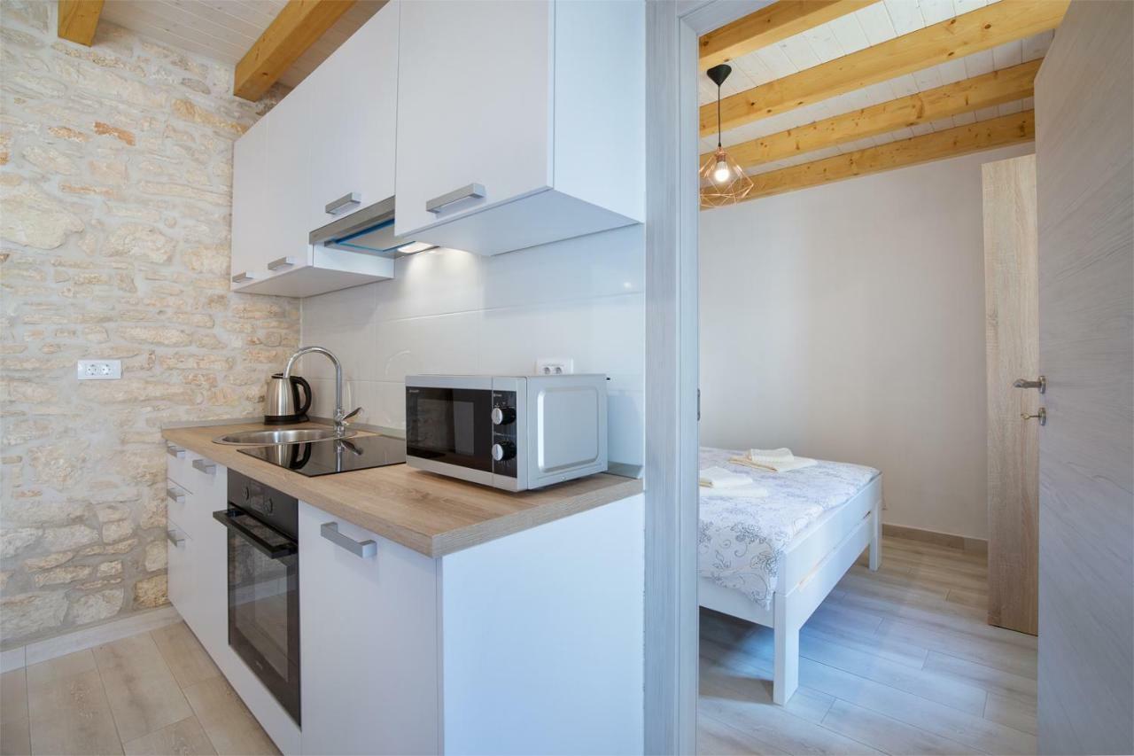 Apartments Leonardo&Mak พูลา ภายนอก รูปภาพ