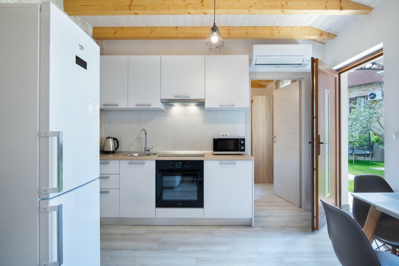 Apartments Leonardo&Mak พูลา ภายนอก รูปภาพ