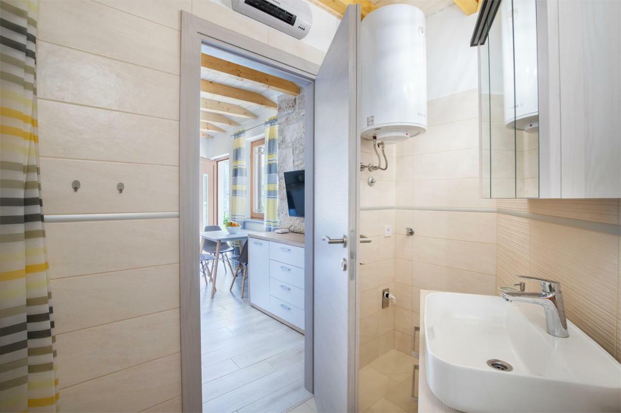 Apartments Leonardo&Mak พูลา ภายนอก รูปภาพ