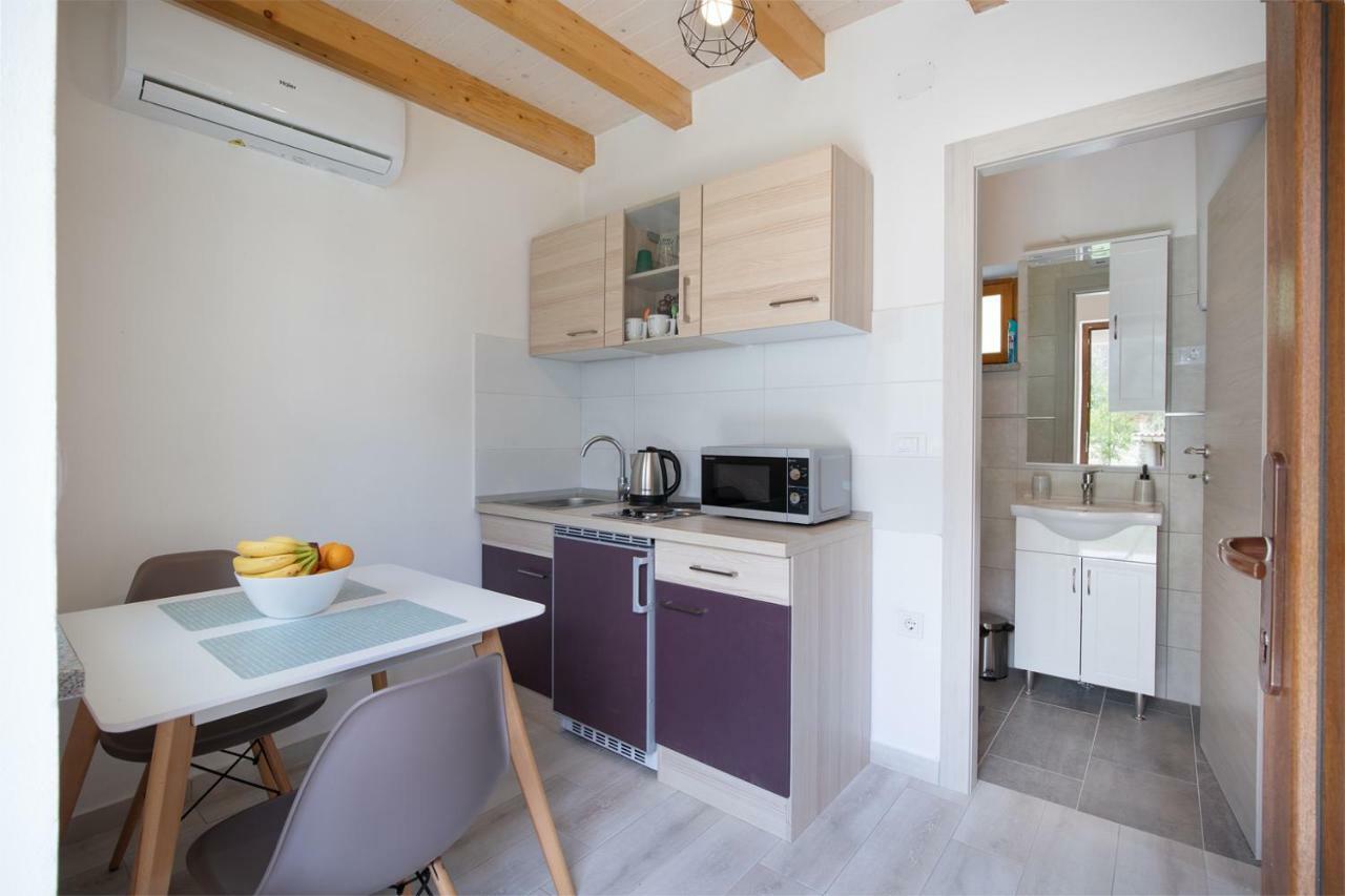 Apartments Leonardo&Mak พูลา ภายนอก รูปภาพ