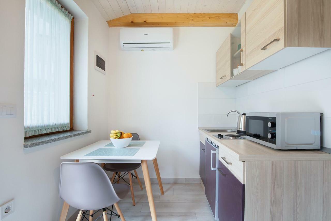 Apartments Leonardo&Mak พูลา ภายนอก รูปภาพ